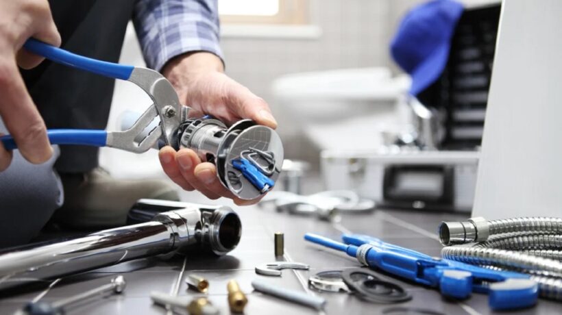 The Role of a Plumbing Company in Maintaining Water Efficiency
