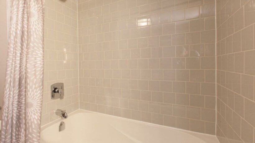 How Do You Waterproof a Bathtub?