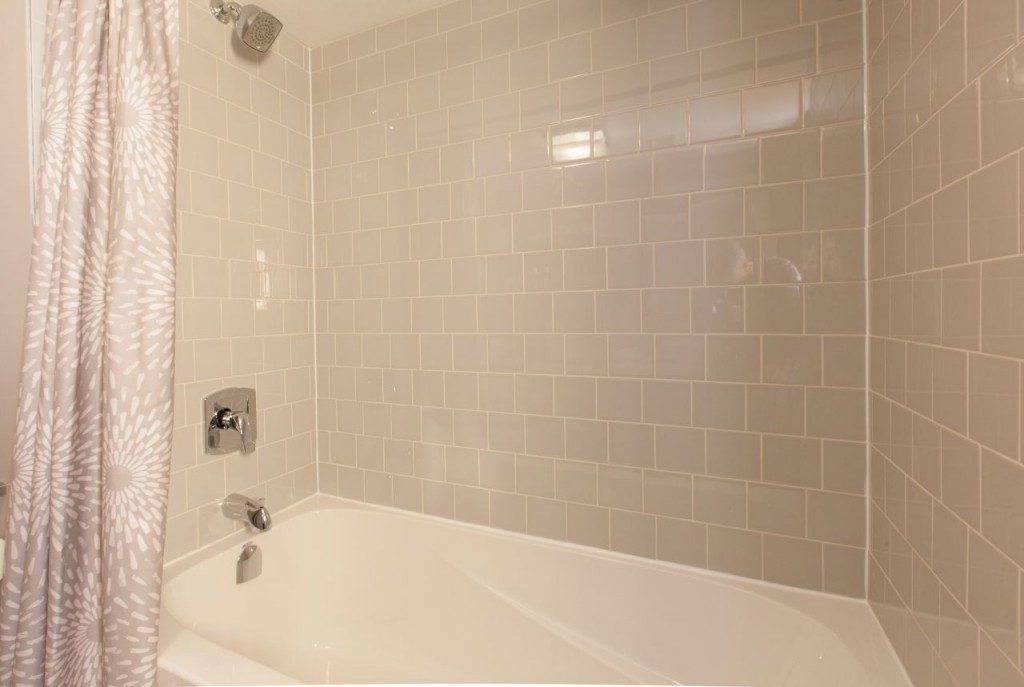 How Do You Waterproof a Bathtub?